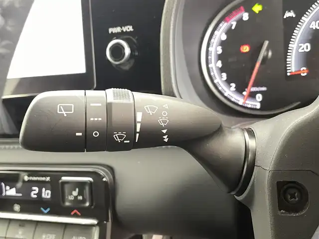 トヨタ ヴォクシー S－Z 福井県 2022(令4)年 2.4万km ホワイトパールクリスタルシャイン ４ＷＤ　/純正ナビ機能付きディスプレイオーディオプラス　/（ＦＭ／ＡＭ／ＢＴ／ＣＤ／ＤＶＤ／ＨＤＭＩ）　/純正１２．３型フリップダウンモニター/両側パワースライドドア/快適利便パッケージ/純正ＥＴＣ２．０/電動リアゲート/純正16インチアルミホイール/純正フロアマット/スペアキー/トヨタセーフティセンス