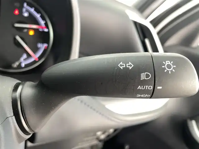 トヨタ ヴォクシー S－Z 福井県 2022(令4)年 2.4万km ホワイトパールクリスタルシャイン ４ＷＤ　/純正ナビ機能付きディスプレイオーディオプラス　/（ＦＭ／ＡＭ／ＢＴ／ＣＤ／ＤＶＤ／ＨＤＭＩ）　/純正１２．３型フリップダウンモニター/両側パワースライドドア/快適利便パッケージ/純正ＥＴＣ２．０/電動リアゲート/純正16インチアルミホイール/純正フロアマット/スペアキー/トヨタセーフティセンス