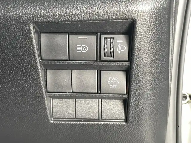 トヨタ ヴォクシー S－Z 福井県 2022(令4)年 2.4万km ホワイトパールクリスタルシャイン ４ＷＤ　/純正ナビ機能付きディスプレイオーディオプラス　/（ＦＭ／ＡＭ／ＢＴ／ＣＤ／ＤＶＤ／ＨＤＭＩ）　/純正１２．３型フリップダウンモニター/両側パワースライドドア/快適利便パッケージ/純正ＥＴＣ２．０/電動リアゲート/純正16インチアルミホイール/純正フロアマット/スペアキー/トヨタセーフティセンス