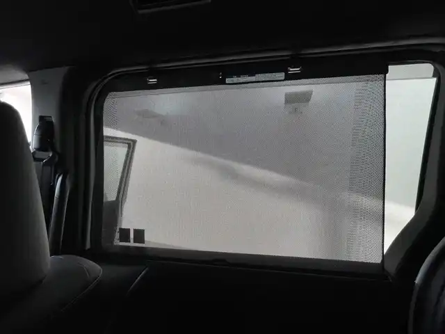 トヨタ ヴォクシー S－Z 福井県 2022(令4)年 2.4万km ホワイトパールクリスタルシャイン ４ＷＤ　/純正ナビ機能付きディスプレイオーディオプラス　/（ＦＭ／ＡＭ／ＢＴ／ＣＤ／ＤＶＤ／ＨＤＭＩ）　/純正１２．３型フリップダウンモニター/両側パワースライドドア/快適利便パッケージ/純正ＥＴＣ２．０/電動リアゲート/純正16インチアルミホイール/純正フロアマット/スペアキー/トヨタセーフティセンス