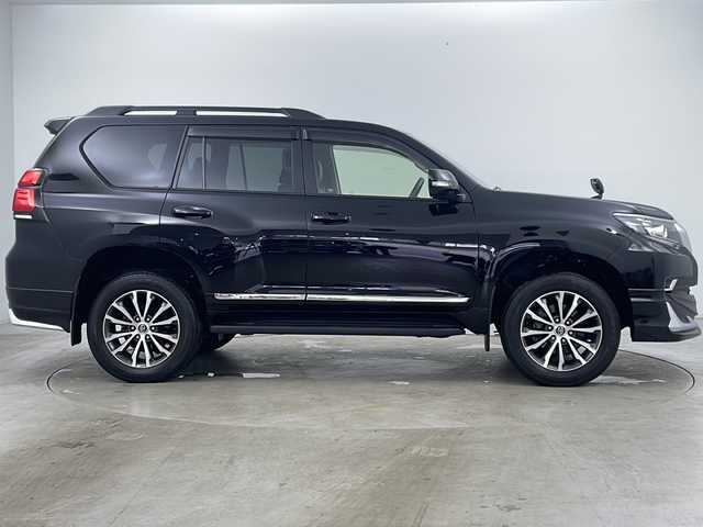 トヨタ ランドクルーザー プラド TX Lパッケージ 道央・札幌 2020(令2)年 2.4万km ブラック ・4WD/・社外SDナビ&フルセグ&CD&DVD&BT/・トヨタセーフティセンス/・プリクラッシュセーフティ/・レーンディパーチャーアラート/・レーダークルーズコントロール/・オートマチックハイビーム/・クリアランスソナー/・純正フリップダウンモニター/・フロントモデリスタエアロ/・電動格納サイドシート/・バックカメラ/・トランスフォーススイッチ/・ラウンジ証明調光スイッチ/・セカンドスタートモードスイッチ/・社外ドライブレコーダー/・ビルトインETC/・レザーシート/・シートヒーター/・パワーシート/・エアーシート/・オートワイパー/・革巻きステアリング/・へットランプクリーナー/・オートライト/・LEDヘッドライト/・LEDフォグ/・スペアキー/・スマートキー/・プッシュスタート/・横滑り防止