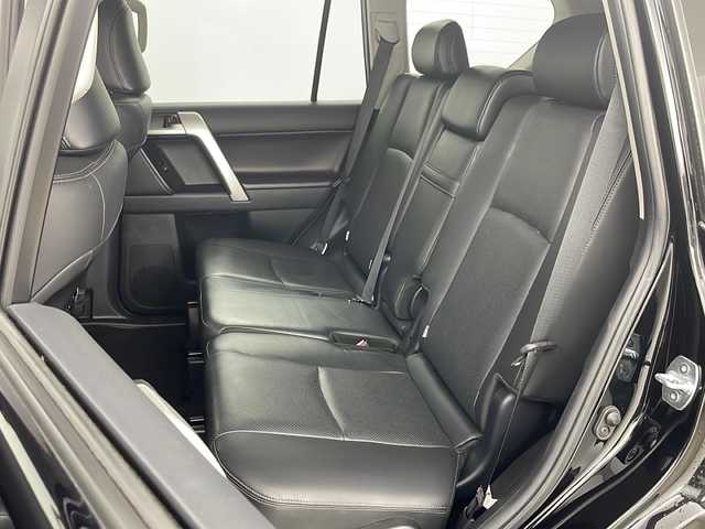 トヨタ ランドクルーザー プラド TX Lパッケージ 道央・札幌 2020(令2)年 2.4万km ブラック ・4WD/・社外SDナビ&フルセグ&CD&DVD&BT/・トヨタセーフティセンス/・プリクラッシュセーフティ/・レーンディパーチャーアラート/・レーダークルーズコントロール/・オートマチックハイビーム/・クリアランスソナー/・純正フリップダウンモニター/・フロントモデリスタエアロ/・電動格納サイドシート/・バックカメラ/・トランスフォーススイッチ/・ラウンジ証明調光スイッチ/・セカンドスタートモードスイッチ/・社外ドライブレコーダー/・ビルトインETC/・レザーシート/・シートヒーター/・パワーシート/・エアーシート/・オートワイパー/・革巻きステアリング/・へットランプクリーナー/・オートライト/・LEDヘッドライト/・LEDフォグ/・スペアキー/・スマートキー/・プッシュスタート/・横滑り防止