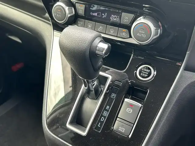 日産 セレナ ハイウェイスター V 愛媛県 2020(令2)年 2.6万km ブリリアントホワイトパール 純正10インチナビ/・Bluetooth/・CD/DVD/フルセグテレビ/アラウンドビューカメラ/ビルドインETC/両側パワースライドドア/インテリジェントルームミラー/ドライブレコーダー/プロパイロット/衝突軽減ブレーキ/レーンキープアシスト/道路標識・速度標識表示/オートライト/LEDヘッドライト/純正16インチAW/アイドリングストップ/ドアバイザー/プッシュスタート/取扱説明書