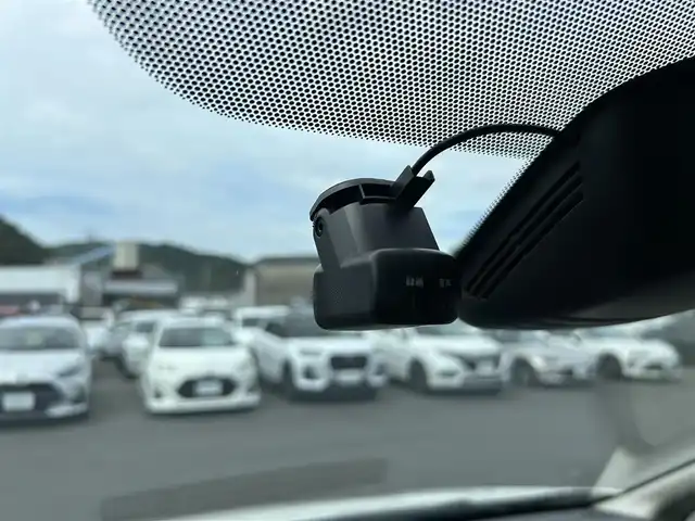 日産 セレナ ハイウェイスター V 愛媛県 2020(令2)年 2.6万km ブリリアントホワイトパール 純正10インチナビ/・Bluetooth/・CD/DVD/フルセグテレビ/アラウンドビューカメラ/ビルドインETC/両側パワースライドドア/インテリジェントルームミラー/ドライブレコーダー/プロパイロット/衝突軽減ブレーキ/レーンキープアシスト/道路標識・速度標識表示/オートライト/LEDヘッドライト/純正16インチAW/アイドリングストップ/ドアバイザー/プッシュスタート/取扱説明書