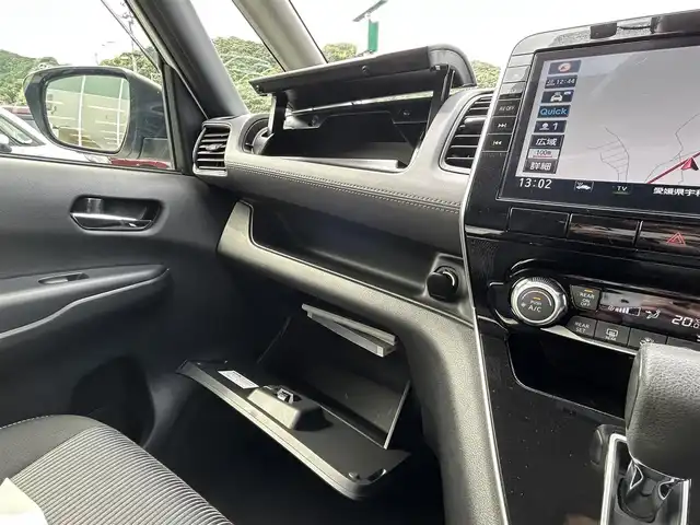日産 セレナ ハイウェイスター V 愛媛県 2020(令2)年 2.6万km ブリリアントホワイトパール 純正10インチナビ/・Bluetooth/・CD/DVD/フルセグテレビ/アラウンドビューカメラ/ビルドインETC/両側パワースライドドア/インテリジェントルームミラー/ドライブレコーダー/プロパイロット/衝突軽減ブレーキ/レーンキープアシスト/道路標識・速度標識表示/オートライト/LEDヘッドライト/純正16インチAW/アイドリングストップ/ドアバイザー/プッシュスタート/取扱説明書