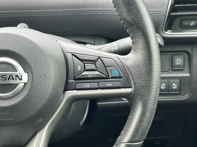 日産 セレナ ハイウェイスター V 愛媛県 2020(令2)年 2.6万km ブリリアントホワイトパール 純正10インチナビ/・Bluetooth/・CD/DVD/フルセグテレビ/アラウンドビューカメラ/ビルドインETC/両側パワースライドドア/インテリジェントルームミラー/ドライブレコーダー/プロパイロット/衝突軽減ブレーキ/レーンキープアシスト/道路標識・速度標識表示/オートライト/LEDヘッドライト/純正16インチAW/アイドリングストップ/ドアバイザー/プッシュスタート/取扱説明書