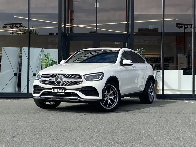 メルセデス・ベンツ ＧＬＣ３００ 4マチック クーペ AMGライン 福岡県 2020(令2)年 1.8万km ダイヤモンドホワイト ・サンルーフ/・アダプティブクルーズコントロール/・純正ナビ／ＢＴ／ＵＳＢ／ｃａｒｐｌａｙ/・全方位カメラ/・ハーフレザーシート／シートヒーター/・フルセグ/・ＥＴＣ/・純正２０ＡＷ/・保証書/・取扱説明書