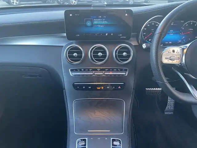 メルセデス・ベンツ ＧＬＣ３００ 4マチック クーペ AMGライン 福岡県 2020(令2)年 1.8万km ダイヤモンドホワイト ・サンルーフ/・アダプティブクルーズコントロール/・純正ナビ／ＢＴ／ＵＳＢ／ｃａｒｐｌａｙ/・全方位カメラ/・ハーフレザーシート／シートヒーター/・フルセグ/・ＥＴＣ/・純正２０ＡＷ/・保証書/・取扱説明書