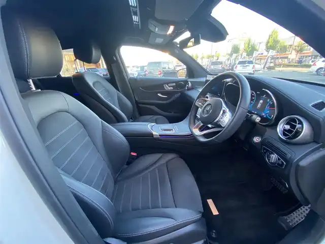 メルセデス・ベンツ ＧＬＣ３００ 4マチック クーペ AMGライン 福岡県 2020(令2)年 1.8万km ダイヤモンドホワイト ・サンルーフ/・アダプティブクルーズコントロール/・純正ナビ／ＢＴ／ＵＳＢ／ｃａｒｐｌａｙ/・全方位カメラ/・ハーフレザーシート／シートヒーター/・フルセグ/・ＥＴＣ/・純正２０ＡＷ/・保証書/・取扱説明書