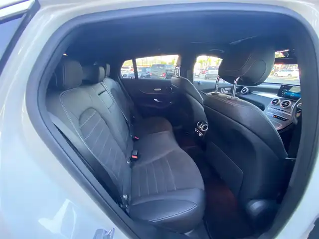 メルセデス・ベンツ ＧＬＣ３００ 4マチック クーペ AMGライン 福岡県 2020(令2)年 1.8万km ダイヤモンドホワイト ・サンルーフ/・アダプティブクルーズコントロール/・純正ナビ／ＢＴ／ＵＳＢ／ｃａｒｐｌａｙ/・全方位カメラ/・ハーフレザーシート／シートヒーター/・フルセグ/・ＥＴＣ/・純正２０ＡＷ/・保証書/・取扱説明書