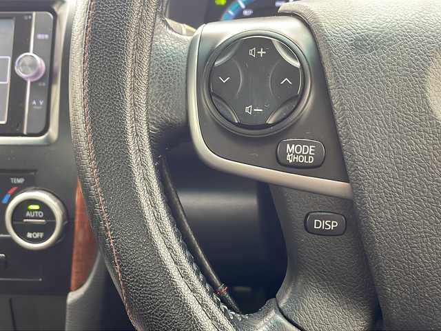 トヨタ カムリ ハイブリット Gパッケージ 沖縄県 2013(平25)年 4.9万km アティチュードブラックマイカ 純正ＳＤナビ　NSZT-W62G/(フルセグTV DVD　Bluetooth)/バックカメラ/ETC/ドライブレコーダー/クルーズコントロール/プッシュスタート/スマートキー/電動格納ウィンカーミラー/パワーシート/ＨＩＤヘッドライト/オートライト/ステアリングスイッチ/純正フロアマット/純正17インチアルミホイール