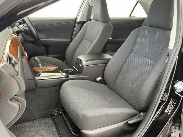 トヨタ カムリ ハイブリット Gパッケージ 沖縄県 2013(平25)年 4.9万km アティチュードブラックマイカ 純正ＳＤナビ　NSZT-W62G/(フルセグTV DVD　Bluetooth)/バックカメラ/ETC/ドライブレコーダー/クルーズコントロール/プッシュスタート/スマートキー/電動格納ウィンカーミラー/パワーシート/ＨＩＤヘッドライト/オートライト/ステアリングスイッチ/純正フロアマット/純正17インチアルミホイール