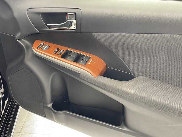 トヨタ カムリ ハイブリット Gパッケージ 沖縄県 2013(平25)年 4.9万km アティチュードブラックマイカ 純正ＳＤナビ　NSZT-W62G/(フルセグTV DVD　Bluetooth)/バックカメラ/ETC/ドライブレコーダー/クルーズコントロール/プッシュスタート/スマートキー/電動格納ウィンカーミラー/パワーシート/ＨＩＤヘッドライト/オートライト/ステアリングスイッチ/純正フロアマット/純正17インチアルミホイール