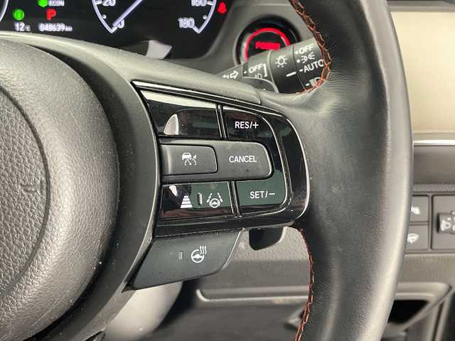 ホンダ ヴェゼル ハイブリッド e:HEV PLaY 千葉県 2022(令4)年 4.9万km 黒 ホンダセンシング/　衝突被害軽減システム/レーンキープアシスト/　レーダークルーズコントロール/コーナーセンサー（前後）/　ブラインドスポットモニター/先行車発進お知らせ/　オートハイビーム/LEDヘッドライト/サンルーフ/純正メモリナビ/　（Bluetooth/USB/フルセグTV）/全方位カメラ/純正ETC2.0/MTモード付AT/電動リアゲート/純正フロアマット/純正18インチアルミホイール