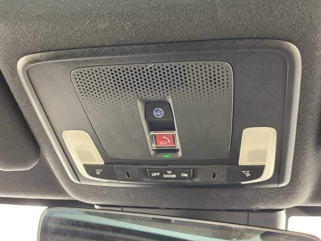 ホンダ ヴェゼル ハイブリッド e:HEV PLaY 千葉県 2022(令4)年 4.9万km 黒 ホンダセンシング/　衝突被害軽減システム/レーンキープアシスト/　レーダークルーズコントロール/コーナーセンサー（前後）/　ブラインドスポットモニター/先行車発進お知らせ/　オートハイビーム/LEDヘッドライト/サンルーフ/純正メモリナビ/　（Bluetooth/USB/フルセグTV）/全方位カメラ/純正ETC2.0/MTモード付AT/電動リアゲート/純正フロアマット/純正18インチアルミホイール