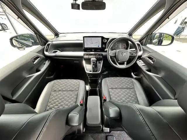 トヨタ ヴォクシー S－Z 愛媛県 2022(令4)年 2.5万km アティチュードブラックマイカ 純正コネクテッドナビ/Bluetooth/DVD/フルセグTV/USB/ドライブレコーダー前後/フリップダウンモニター/コーナーセンサー/フルモデリスタ/ビルトインETC2.0/LEDオートライト/オートマチックハイビーム/バックカメラ/両側パワースライドドア/ハーフレザーシート/シートヒーター/純正17AW/Wエアバック/カーテンエアバッグ/横滑り防止機能/レーンキープアシスト/ABS/スマートキー/スペアキー/プッシュスタート/パワーステアリング/パワーウィンドウ