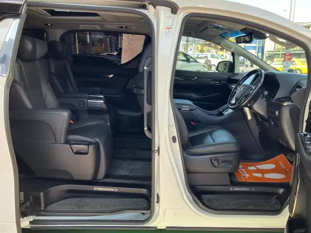 トヨタ ヴェルファイア Z Gエディション 神奈川県 2018(平30)年 7.7万km ホワイトパールクリスタルシャイン ワンオーナー/新車保証書/取扱説明書/レザーシート/サンルーフ/モデリスタエアロ/3眼LEDヘッドライト/トヨタセーフティセンス/・レーンレーシングアシスト/・クリアランスソナー/・プリクラッシュセーフティ/・ロードサインアシスト/・レーダークルーズコントロール（全車速追従機能付き）/・オートマチックハイビーム/純正ナビ・フルセグTV/CD・DVDビデオ・Bluetooth/HDMI・USB・SD/バックカメラ/デジタルインナーミラー/純正フリップダウンモニター/ビルトインETC2.0/前席パワーシート/前席快適温熱シート/助手席・後席電動オットマン/後席エグゼクティブパワーシート/両側パワースライドドア/パワーバックドア/ステアリングスイッチ/サンシェード/純正18インチアルミホイール/ドアバイザー/フロアーマット