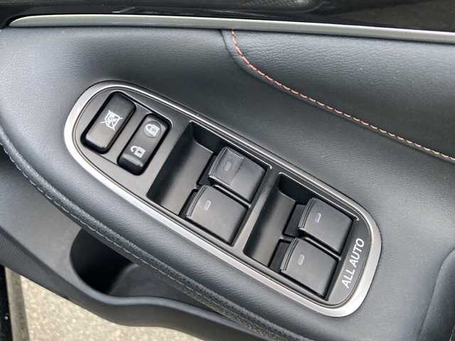 トヨタ クラウン アスリート S 岐阜県 2013(平25)年 4.2万km プレシャスブラックパール 登録時走行距離：41933km/禁煙車/純正8インチナビ/（CD/DVD/Bluetooth/フルセグTV/HDD)/バックカメラ/コーナーセンサー/クルーズコントロール/ドライブレコーダー/ETC/パワーシート/純正18インチアルミホイール/純正フロアマット/横滑り防止装置/オートライト/オートエアコン/HIDヘッドライト/スマートキー/スペアキー有/プッシュスタート/電動格納ミラー