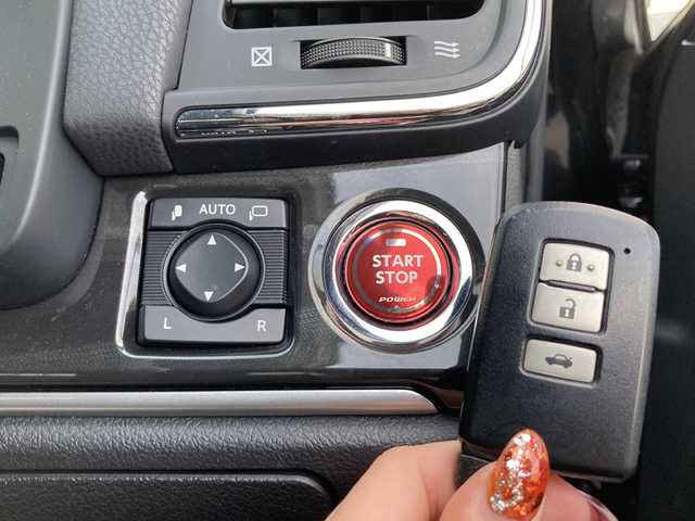 トヨタ クラウン アスリート S 岐阜県 2013(平25)年 4.2万km プレシャスブラックパール 登録時走行距離：41933km/禁煙車/純正8インチナビ/（CD/DVD/Bluetooth/フルセグTV/HDD)/バックカメラ/コーナーセンサー/クルーズコントロール/ドライブレコーダー/ETC/パワーシート/純正18インチアルミホイール/純正フロアマット/横滑り防止装置/オートライト/オートエアコン/HIDヘッドライト/スマートキー/スペアキー有/プッシュスタート/電動格納ミラー