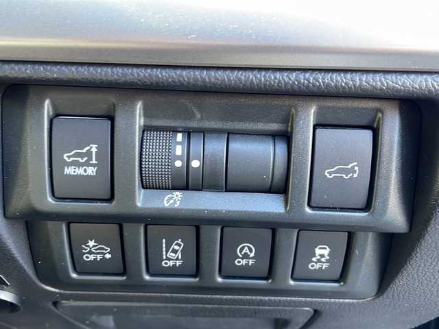 スバル アウトバック リミテッド 新潟県 2015(平27)年 7.2万km クリスタルブラックシリカ 4WD/純正HDDナビ:CN-LR800D/バックカメラ/レーダークルーズコントロール/ステアリングスイッチ/レザーシート/前席パワーシート/全席シートヒーター/運転席メモリーシート/電動リアゲート/ステアリングスイッチ/パドルシフト/LEDヘッドライト/ルーフレール