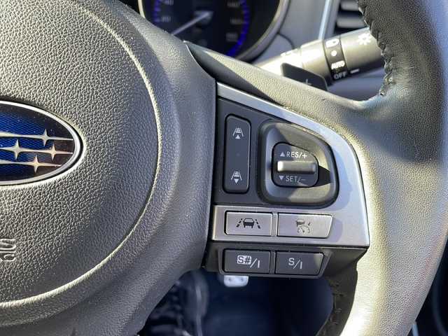 スバル アウトバック リミテッド 新潟県 2015(平27)年 7.2万km クリスタルブラックシリカ 4WD/純正HDDナビ:CN-LR800D/バックカメラ/レーダークルーズコントロール/ステアリングスイッチ/レザーシート/前席パワーシート/全席シートヒーター/運転席メモリーシート/電動リアゲート/ステアリングスイッチ/パドルシフト/LEDヘッドライト/ルーフレール