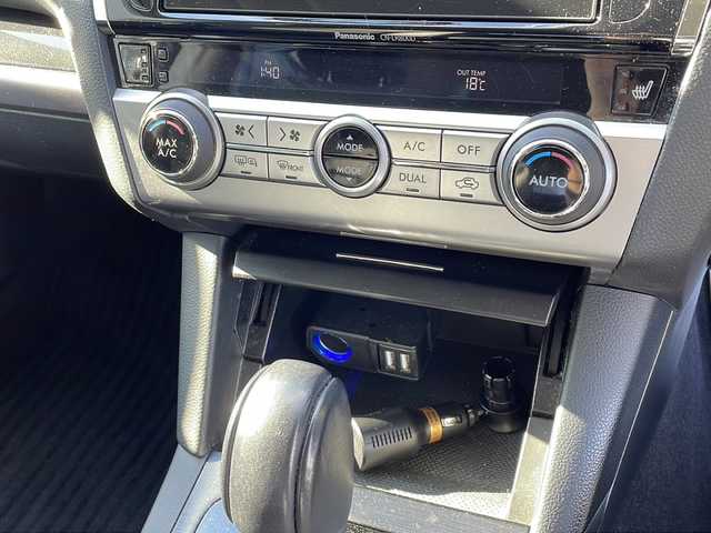 スバル アウトバック リミテッド 新潟県 2015(平27)年 7.2万km クリスタルブラックシリカ 4WD/純正HDDナビ:CN-LR800D/バックカメラ/レーダークルーズコントロール/ステアリングスイッチ/レザーシート/前席パワーシート/全席シートヒーター/運転席メモリーシート/電動リアゲート/ステアリングスイッチ/パドルシフト/LEDヘッドライト/ルーフレール