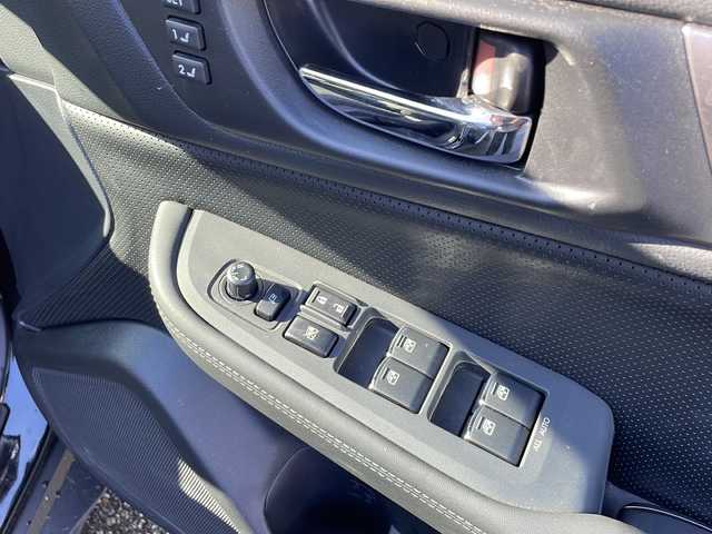 スバル アウトバック リミテッド 新潟県 2015(平27)年 7.2万km クリスタルブラックシリカ 4WD/純正HDDナビ:CN-LR800D/バックカメラ/レーダークルーズコントロール/ステアリングスイッチ/レザーシート/前席パワーシート/全席シートヒーター/運転席メモリーシート/電動リアゲート/ステアリングスイッチ/パドルシフト/LEDヘッドライト/ルーフレール