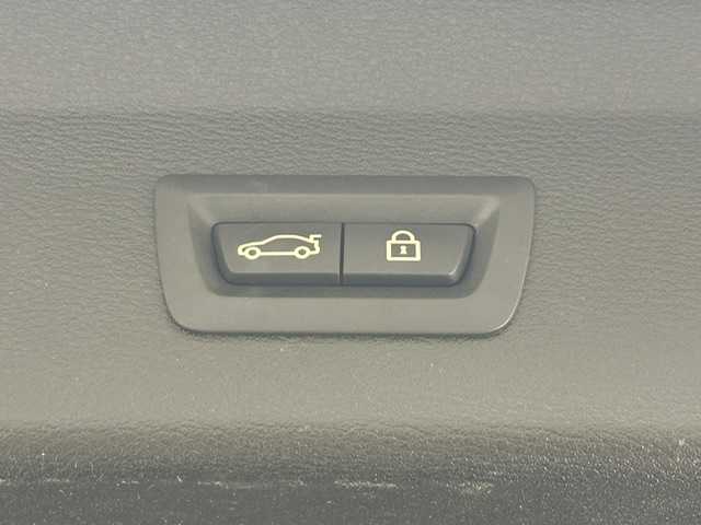 ＢＭＷ Ｘ１ xDrive 18d xライン 兵庫県 2017(平29)年 8.6万km 黒 純正メモリナビ(CD/USB/AUX/Bluetooth)/バックカメラ/ETC/前後ドライブレコーダー/オートクルーズコントロール/シートヒーター/パワーシート/パワーバックドア/社外レーダー/ルーフレール/前後コーナーセンサー/電子パーキングブレーキ/オートライト/LEDヘッドライト/純正アルミホイール