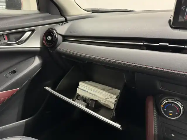 マツダ ＣＸ－３ XD ツーリング 三重県 2015(平27)年 5.9万km ソウルレッドプレミアムメタリック 1.5L ディーゼルターボ/2WD/MTモード付フロア6AT/BOSEサウンドシステム/純正 7インチナビ/（FM/AM/aha/Stitcher/Bluetooth/USB/【OP】CD/AUX/DVD/TV）/バックカメラ/ドライブレコーダー 前方/ETC/安全/・スマートシティブレーキサポート（SCBS）/・ブラインドスポットモニタリング（BSM：リヤクロストラフィックアラート機能付）/・AT誤発進抑制制御/・TRC　トラクションコントロールシステム/装備/・クルーズコントロール/・ハーフレザーシート/・オートエアコン/・オートライト/・LED ヘッドライト/・レインセンサーワイパー（オートフロントワイパー）/・パドルシフト/・ステアリングスイッチ/・プッシュスタート/・純正18inAW/・保/取/・予備スマートキーx1/など