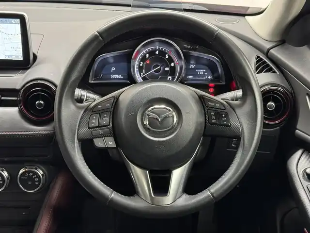 マツダ ＣＸ－３ XD ツーリング 三重県 2015(平27)年 5.9万km ソウルレッドプレミアムメタリック 1.5L ディーゼルターボ/2WD/MTモード付フロア6AT/BOSEサウンドシステム/純正 7インチナビ/（FM/AM/aha/Stitcher/Bluetooth/USB/【OP】CD/AUX/DVD/TV）/バックカメラ/ドライブレコーダー 前方/ETC/安全/・スマートシティブレーキサポート（SCBS）/・ブラインドスポットモニタリング（BSM：リヤクロストラフィックアラート機能付）/・AT誤発進抑制制御/・TRC　トラクションコントロールシステム/装備/・クルーズコントロール/・ハーフレザーシート/・オートエアコン/・オートライト/・LED ヘッドライト/・レインセンサーワイパー（オートフロントワイパー）/・パドルシフト/・ステアリングスイッチ/・プッシュスタート/・純正18inAW/・保/取/・予備スマートキーx1/など