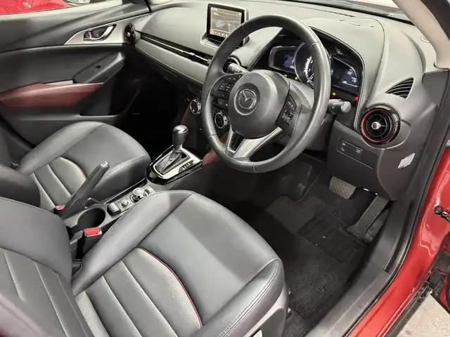 マツダ ＣＸ－３ XD ツーリング 三重県 2015(平27)年 5.9万km ソウルレッドプレミアムメタリック 1.5L ディーゼルターボ/2WD/MTモード付フロア6AT/BOSEサウンドシステム/純正 7インチナビ/（FM/AM/aha/Stitcher/Bluetooth/USB/【OP】CD/AUX/DVD/TV）/バックカメラ/ドライブレコーダー 前方/ETC/安全/・スマートシティブレーキサポート（SCBS）/・ブラインドスポットモニタリング（BSM：リヤクロストラフィックアラート機能付）/・AT誤発進抑制制御/・TRC　トラクションコントロールシステム/装備/・クルーズコントロール/・ハーフレザーシート/・オートエアコン/・オートライト/・LED ヘッドライト/・レインセンサーワイパー（オートフロントワイパー）/・パドルシフト/・ステアリングスイッチ/・プッシュスタート/・純正18inAW/・保/取/・予備スマートキーx1/など