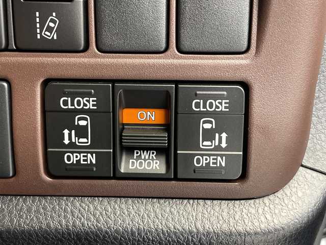 トヨタ エスクァイア Gi プレミアムパッケージ 栃木県 2019(平31)年 3.5万km ホワイトパールクリスタルシャイン 純正ナビ/（CD/DVD/フルセグTV/Bluetooth/MSV）/バックカメラ/トヨタセーフティセンス/・プリクラッシュセーフティ/・レーントレーシングアシスト/・レーンディパーチャーアラート/・ロードサインアシスト/・オートマチックハイビーム/・先行車発進アラーム/・プロアクティブドライビングアシスト/・レーンチェンジアシスト/・緊急時操舵支援/コーナーセンサー/ビルトインETC/ドライブレコーダー/ハーフレザーシート/シートヒーター/ステアリングヒーター/禁煙車/LEDヘッドライト/フォグランプ/スマートキー/プッシュっすタート/アイドリングストップ/ステアリングスイッチ/純正AW/純正フロアマット