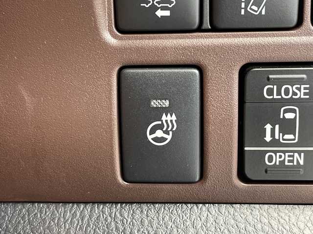 トヨタ エスクァイア Gi プレミアムパッケージ 栃木県 2019(平31)年 3.5万km ホワイトパールクリスタルシャイン 純正ナビ/（CD/DVD/フルセグTV/Bluetooth/MSV）/バックカメラ/トヨタセーフティセンス/・プリクラッシュセーフティ/・レーントレーシングアシスト/・レーンディパーチャーアラート/・ロードサインアシスト/・オートマチックハイビーム/・先行車発進アラーム/・プロアクティブドライビングアシスト/・レーンチェンジアシスト/・緊急時操舵支援/コーナーセンサー/ビルトインETC/ドライブレコーダー/ハーフレザーシート/シートヒーター/ステアリングヒーター/禁煙車/LEDヘッドライト/フォグランプ/スマートキー/プッシュっすタート/アイドリングストップ/ステアリングスイッチ/純正AW/純正フロアマット