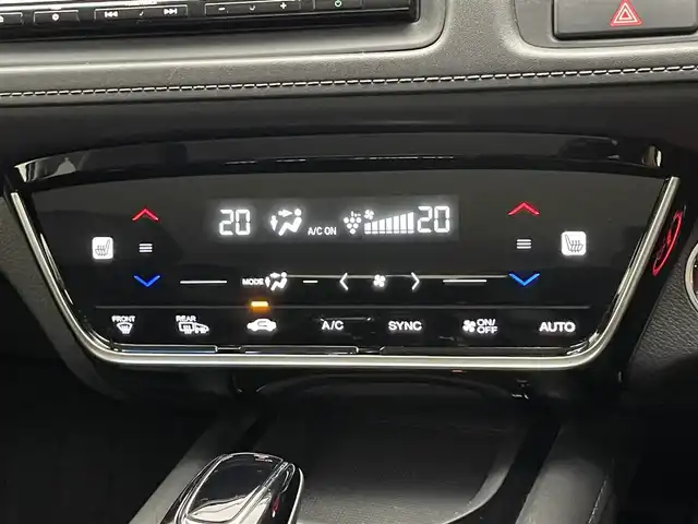 ホンダ ヴェゼル ハイブリッド Z ホンダセンシング 愛知県 2019(令1)年 7.1万km プラチナホワイトパール 純正ナビ　禁煙　シートヒーター　バックカメラ　フルセグ　ＤＶＤ　前後ドラレコ　ＥＴＣ　カープレイ対応　黒ハーフレザー　ホンダセンシング　衝突軽減　レーンキープ　パドルシフト　ＬＥＤオートライト　フォグ 純正17型アルミホイール　カーテンエアバッグ　プラズマクラスター　電子パーキング　防眩ミラー　プッシュスタート　スマートキー