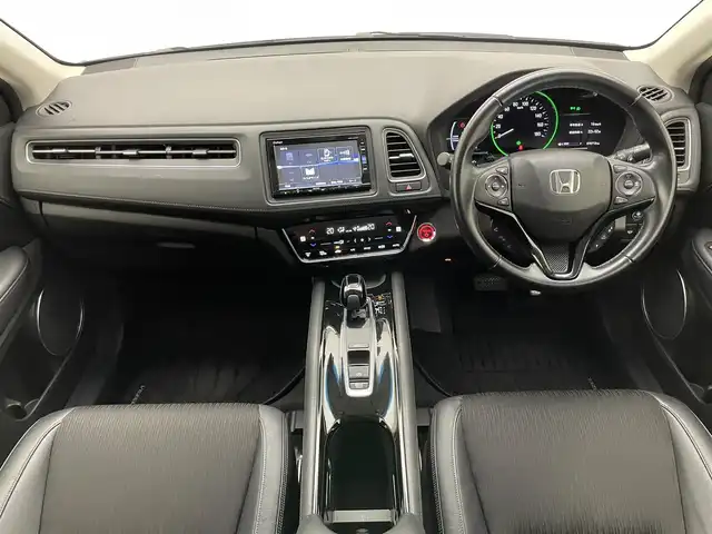 ホンダ ヴェゼル ハイブリッド Z ホンダセンシング 愛知県 2019(令1)年 7.1万km プラチナホワイトパール 純正ナビ　禁煙　シートヒーター　バックカメラ　フルセグ　ＤＶＤ　前後ドラレコ　ＥＴＣ　カープレイ対応　黒ハーフレザー　ホンダセンシング　衝突軽減　レーンキープ　パドルシフト　ＬＥＤオートライト　フォグ 純正17型アルミホイール　カーテンエアバッグ　プラズマクラスター　電子パーキング　防眩ミラー　プッシュスタート　スマートキー