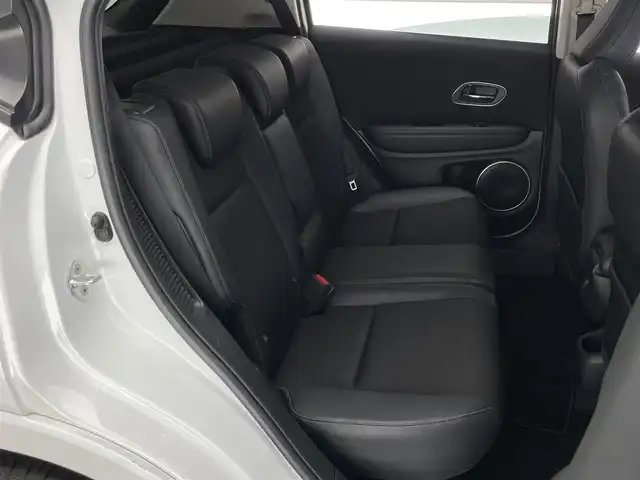 ホンダ ヴェゼル ハイブリッド Z ホンダセンシング 愛知県 2019(令1)年 7.1万km プラチナホワイトパール 純正ナビ　禁煙　シートヒーター　バックカメラ　フルセグ　ＤＶＤ　前後ドラレコ　ＥＴＣ　カープレイ対応　黒ハーフレザー　ホンダセンシング　衝突軽減　レーンキープ　パドルシフト　ＬＥＤオートライト　フォグ 純正17型アルミホイール　カーテンエアバッグ　プラズマクラスター　電子パーキング　防眩ミラー　プッシュスタート　スマートキー