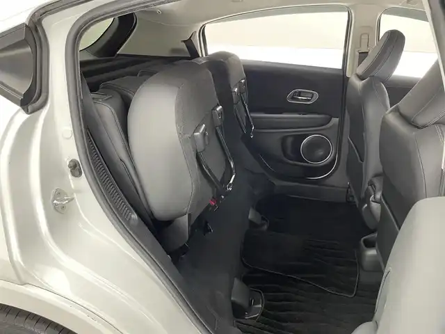ホンダ ヴェゼル ハイブリッド Z ホンダセンシング 愛知県 2019(令1)年 7.1万km プラチナホワイトパール 純正ナビ　禁煙　シートヒーター　バックカメラ　フルセグ　ＤＶＤ　前後ドラレコ　ＥＴＣ　カープレイ対応　黒ハーフレザー　ホンダセンシング　衝突軽減　レーンキープ　パドルシフト　ＬＥＤオートライト　フォグ 純正17型アルミホイール　カーテンエアバッグ　プラズマクラスター　電子パーキング　防眩ミラー　プッシュスタート　スマートキー