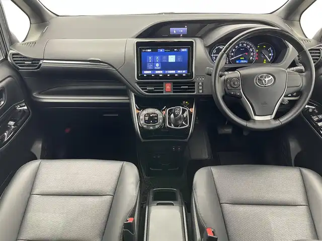 トヨタ エスクァイア ハイブリッド Gi 愛知県 2020(令2)年 2.4万km ブラック 純正９型ナビ　純正後席モニター　禁煙車　バックカメラ　ＥＴＣ　ハーフレザー　シートヒーター　クルコン　　前後ドラレコ　セーフティセンス　衝突軽減　コーナーセンサー　ＬＥＤライト　ＵＳＢ　両側パワスラ