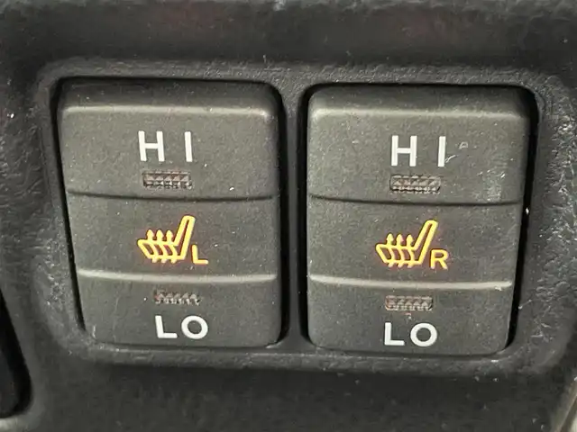 トヨタ エスクァイア ハイブリッド Gi 愛知県 2020(令2)年 2.4万km ブラック 純正９型ナビ　純正後席モニター　禁煙車　バックカメラ　ＥＴＣ　ハーフレザー　シートヒーター　クルコン　　前後ドラレコ　セーフティセンス　衝突軽減　コーナーセンサー　ＬＥＤライト　ＵＳＢ　両側パワスラ