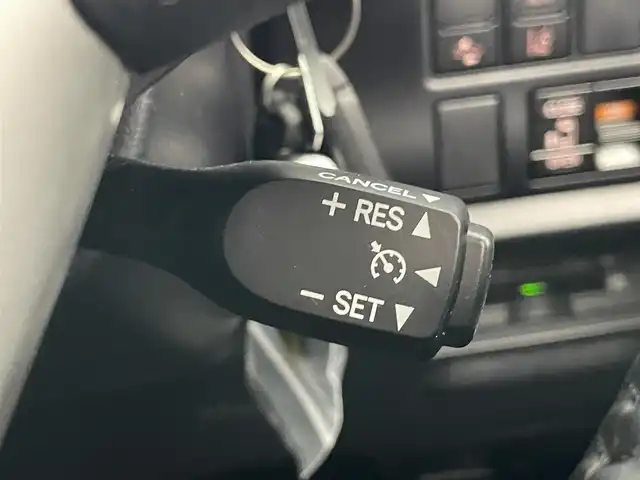 トヨタ エスクァイア ハイブリッド Gi 愛知県 2020(令2)年 2.4万km ブラック 純正９型ナビ　純正後席モニター　禁煙車　バックカメラ　ＥＴＣ　ハーフレザー　シートヒーター　クルコン　　前後ドラレコ　セーフティセンス　衝突軽減　コーナーセンサー　ＬＥＤライト　ＵＳＢ　両側パワスラ