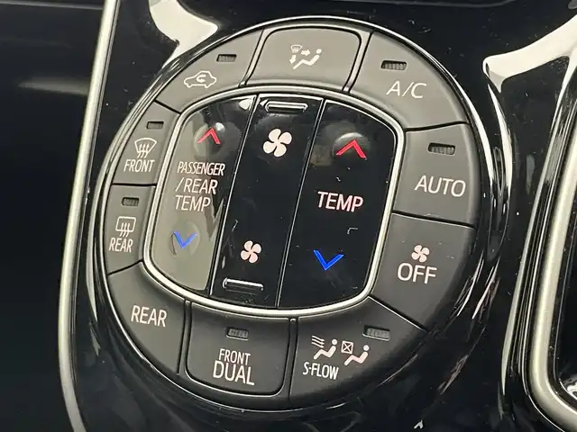 トヨタ エスクァイア ハイブリッド Gi 愛知県 2020(令2)年 2.4万km ブラック 純正９型ナビ　純正後席モニター　禁煙車　バックカメラ　ＥＴＣ　ハーフレザー　シートヒーター　クルコン　　前後ドラレコ　セーフティセンス　衝突軽減　コーナーセンサー　ＬＥＤライト　ＵＳＢ　両側パワスラ