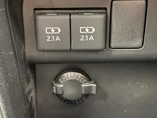 トヨタ エスクァイア ハイブリッド Gi 愛知県 2020(令2)年 2.4万km ブラック 純正９型ナビ　純正後席モニター　禁煙車　バックカメラ　ＥＴＣ　ハーフレザー　シートヒーター　クルコン　　前後ドラレコ　セーフティセンス　衝突軽減　コーナーセンサー　ＬＥＤライト　ＵＳＢ　両側パワスラ