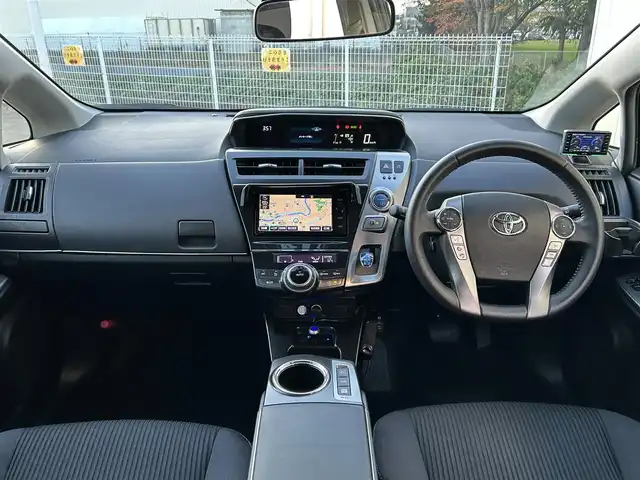 トヨタ プリウス α S 福島県 2015(平27)年 12.8万km ホワイトパールクリスタルシャイン (株)IDOMが運営する【じしゃロン福島店】の自社ローン専用車両になります。こちらは現金またはオートローンご利用時の価格です。自社ローンご希望の方は別途その旨お申付け下さい/純正ナビ/フルセグテレビ/バックカメラ/ETC/ドライブレコーダー/Bluetooth/ドアバイザー/革巻きステアリング/ステアリングリモコン/禁煙車