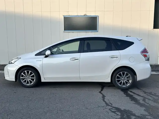 トヨタ プリウス α S 福島県 2015(平27)年 12.8万km ホワイトパールクリスタルシャイン (株)IDOMが運営する【じしゃロン福島店】の自社ローン専用車両になります。こちらは現金またはオートローンご利用時の価格です。自社ローンご希望の方は別途その旨お申付け下さい/純正ナビ/フルセグテレビ/バックカメラ/ETC/ドライブレコーダー/Bluetooth/ドアバイザー/革巻きステアリング/ステアリングリモコン/禁煙車