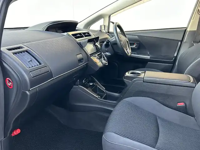 トヨタ プリウス α S 福島県 2015(平27)年 12.8万km ホワイトパールクリスタルシャイン (株)IDOMが運営する【じしゃロン福島店】の自社ローン専用車両になります。こちらは現金またはオートローンご利用時の価格です。自社ローンご希望の方は別途その旨お申付け下さい/純正ナビ/フルセグテレビ/バックカメラ/ETC/ドライブレコーダー/Bluetooth/ドアバイザー/革巻きステアリング/ステアリングリモコン/禁煙車