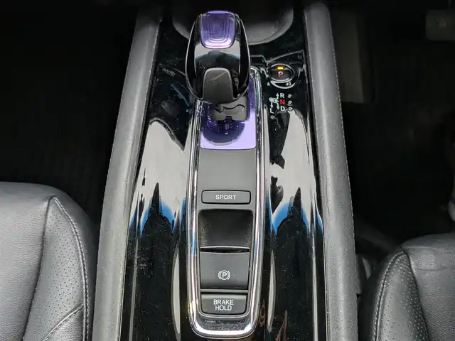 ホンダ ヴェゼル ハイブリッド Z 栃木県 2014(平26)年 12.7万km クリスタルブラックパール ”(株)IDOMが運営する【じしゃロン宇都宮店】の自社ローン対象車両になります。こちらは現金またはオートローンご利用時の価格です。自社ローンご希望の方は別途その旨お申付け下さい。/社外ナビ(CD/DVD/TV)/バックカメラ/衝突被害軽減システム/パドルシフト/クルーズコントロール/レザーシート/シートヒーター(D席＋N席)/横滑り防止装置/ETC/アイドリングストップ/LEDヘッドライト/オートライト/純正17インチAW（積込）