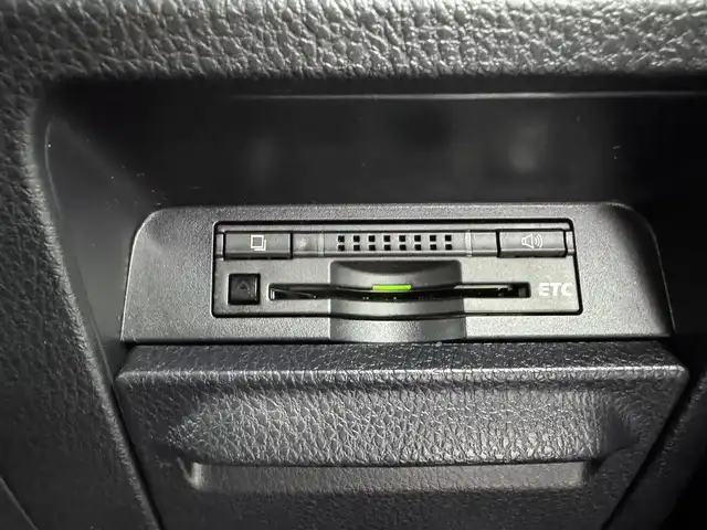 トヨタ エスクァイア ハイブリッド Gi 愛知県 2015(平27)年 7.4万km スパークリングブラックパールクリスタルシャイン TRDフロントエアロ/純正8インチSDナビ　NSZT-Y64/フルセグTV/Bluetooth/CD/DVD　/純正フリップダウンモニター/バックカメラ　/ビルトインETC　/両側パワースライドドア/シートヒーター　（D・N）/クルーズコントロール　/置くだけ充電/ステアリングリモコン　/革巻きステアリング　/黒革調シート　/ウッドコンビハンドル/フォグランプ　