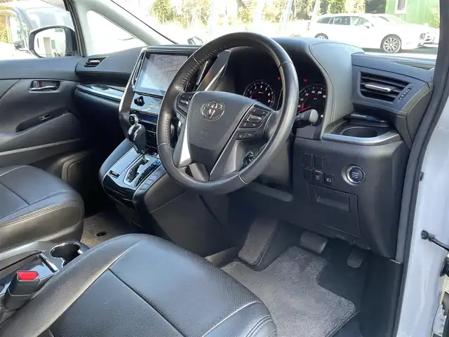 トヨタ アルファード S 埼玉県 2020(令2)年 3.4万km ホワイトパールクリスタルシャイン ワンオーナー車/セーフティセンス/純正９型ナビTV/純正フリップダウンモニター/バックカメラ/ビルトインETC/両側パワースライドドア/LEDヘッドライト/クリアランスソナー/純正１８インチアルミ/レーダークルーズコントロール/衝突軽減ブレーキ/革調シートカバー/プッシュスタート/スマートキー/走行３３６８０キロ/保証書付整備手帳/取扱説明書