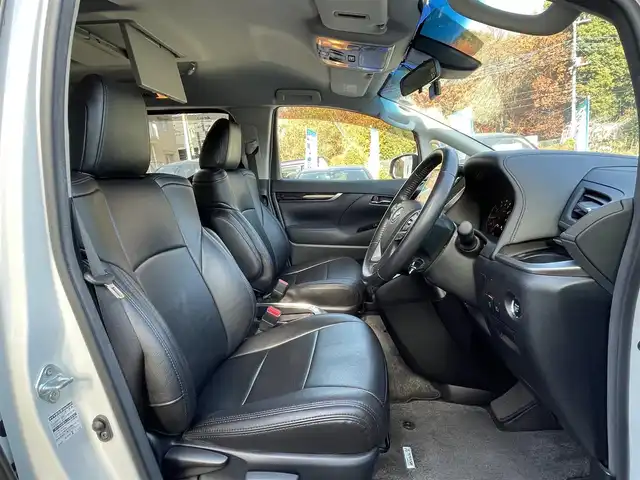 トヨタ アルファード S 埼玉県 2020(令2)年 3.4万km ホワイトパールクリスタルシャイン ワンオーナー車/セーフティセンス/純正９型ナビTV/純正フリップダウンモニター/バックカメラ/ビルトインETC/両側パワースライドドア/LEDヘッドライト/クリアランスソナー/純正１８インチアルミ/レーダークルーズコントロール/衝突軽減ブレーキ/革調シートカバー/プッシュスタート/スマートキー/走行３３６８０キロ/保証書付整備手帳/取扱説明書