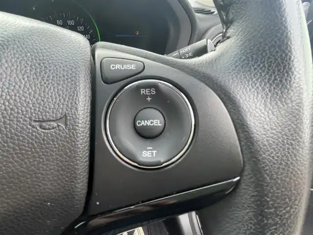 ホンダ ヴェゼル ハイブリッド Z 熊本県 2015(平27)年 10.4万km クリスタルブラックパール (株)IDOMが運営する【じしゃロン熊本店】の自社ローン専用車両になります。こちらは現金またはオートローンご利用時の価格です。自社ローンご希望の方は別途その旨お申付け下さい　/純正ナビ/バックカメラ/フルセグテレビ/DVD/CD/Bluetooth接続/ビルトインETC/ハーフレザーシート/シートヒーター/クルーズコントロール/LEDヘッドライト/スマートキー
